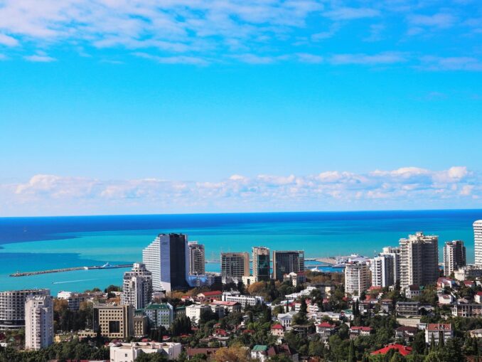 Весна - хорошее время для отдыха в Сочи с детьми