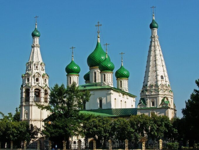 Церковь Ильи Пророка - одна из главных достопримечательностей Ярославля