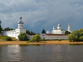 Юрьевский монастырь в Великом Новгороде нужно посмотреть обязательно