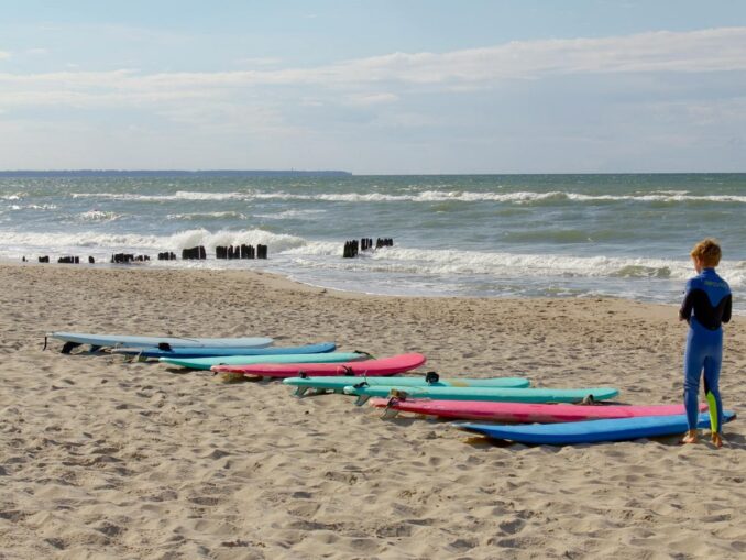 In the summer you can surf in Zelenogradsk in the summer