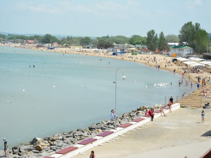 В Анапе нужно сходить на пляж в первую очередь, фото Tswet2012 / Wikimedia Commons