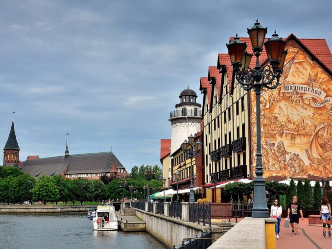 In July, the air temperature in Kaliningrad ranges from +23-30 degrees Celsius