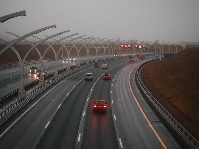 Санкт-Петербургу - куда в России стоит отправиться в путешествие на машине