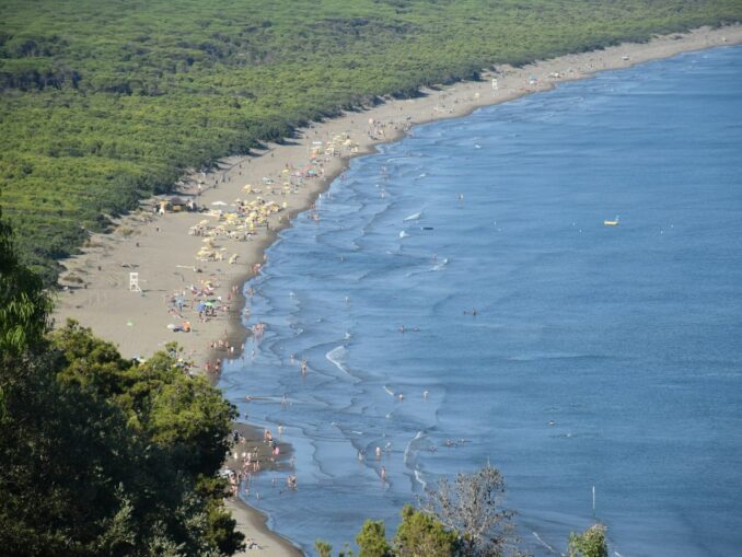 Пляж в Гроссето в Тоскане подходит для отдыха на море дикарем