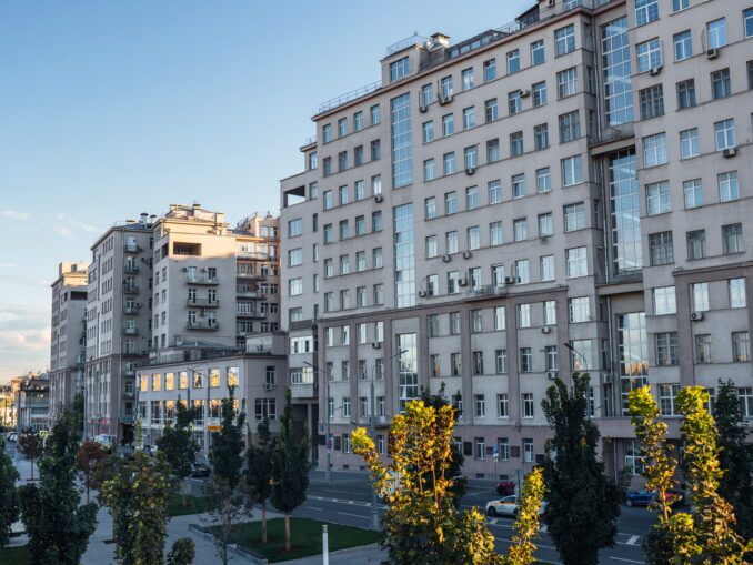 Дом на Набережной в Москве окутан мрачными легендами