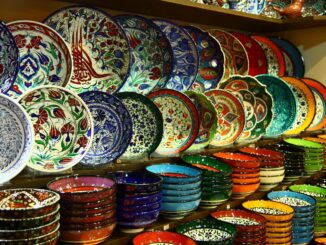 Из Турции можно привезти красивую керамику