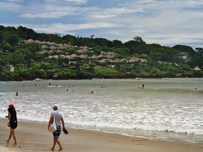 Пляж Джимбаран на Бали Джимбаран на Бали - пляж без сильных волн