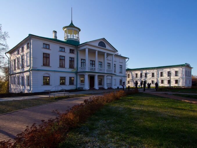 Музей-усадьба Некрасова Карабиха находится под Ярославлем