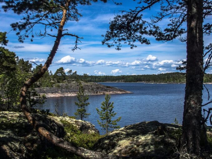 Карелия летом, фото @niko225/Pixabay.com Карельские шхеры в России лучше посетить летом