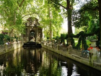 Зеленый Люксембургский сад - в Париж в июне стоит ехать