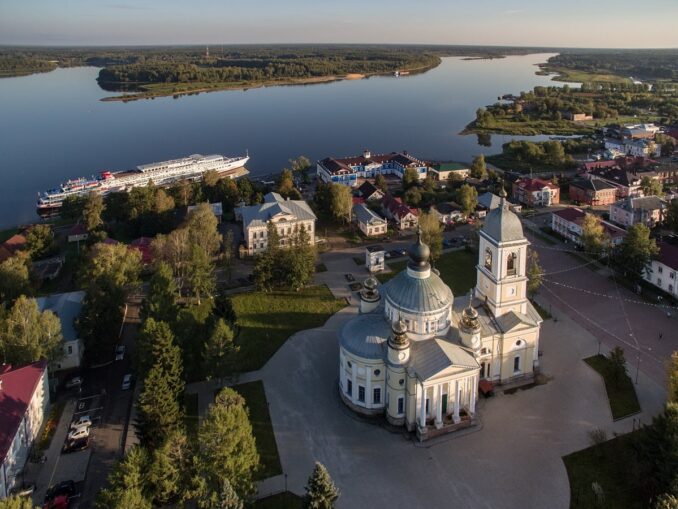 Мышкин в Ярославской области стоит посмотреть во время круиза по Волге