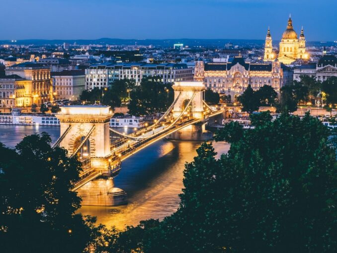 Night Budapest in the summer, chain bridge