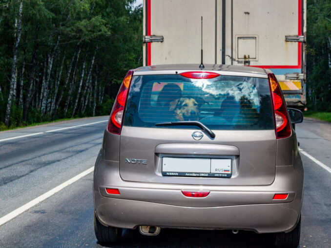 Плохое качество дороги при поездке по России на машин - серьезная проблема