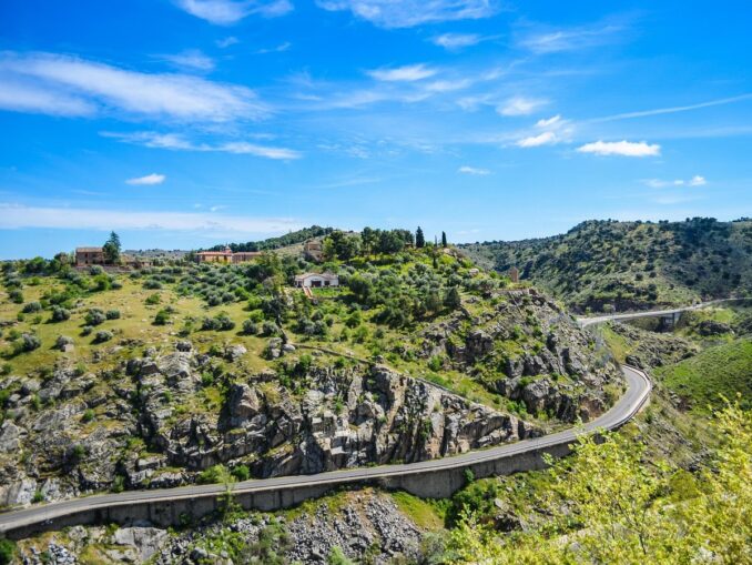 Из Барселоны до Мадрида на машине получится добраться за 7 часов