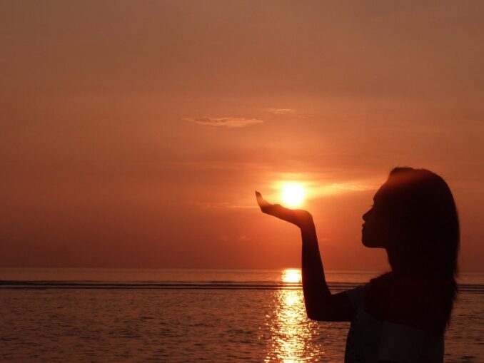 Закат на море - когда лучше ехать отдыхать на Бали?