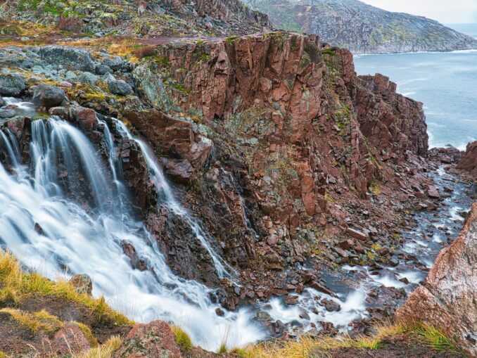 Teriberk - in July under the Murmansk air, the air temperature may not rise above +12-15 degrees