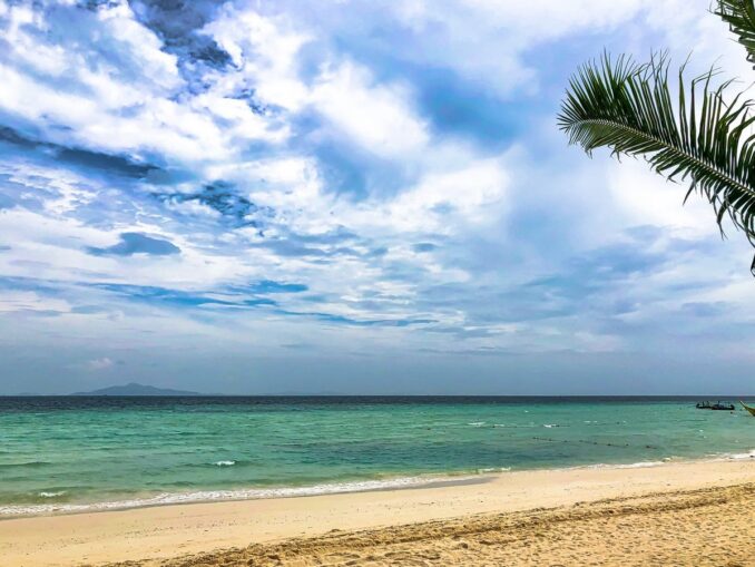 Waves - is it worth flying to Phuket in July?