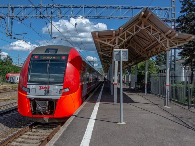 На поезде "Ласточка" можно доехать до Выборга из Санкт-Петербурга за 1 час с небольшим