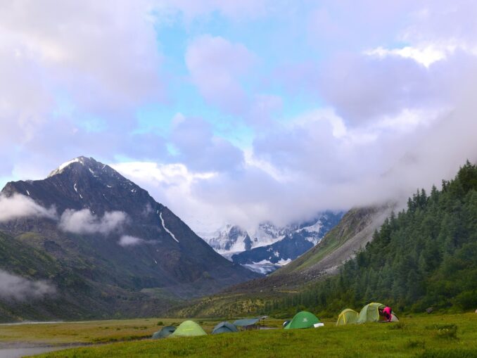 В поездку на Алтай брать с собой следует разнообразную одежду