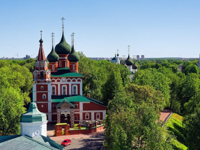 Церковь Михаила Архангела - в Ярославль стоит приехать из Москвы на пару дней