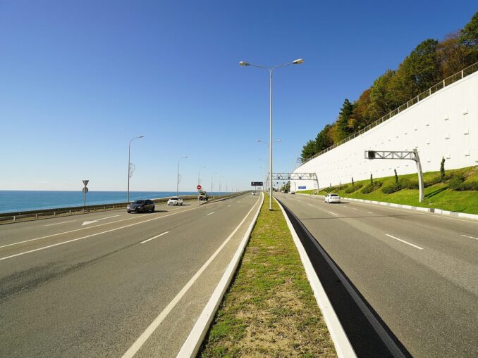 В Красную Поляну из Сочи можно доехать на машине