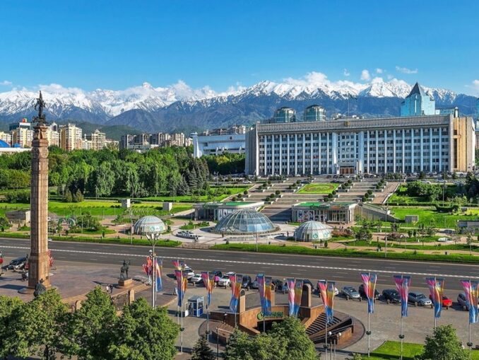 В Алматы в июне бывает жарко