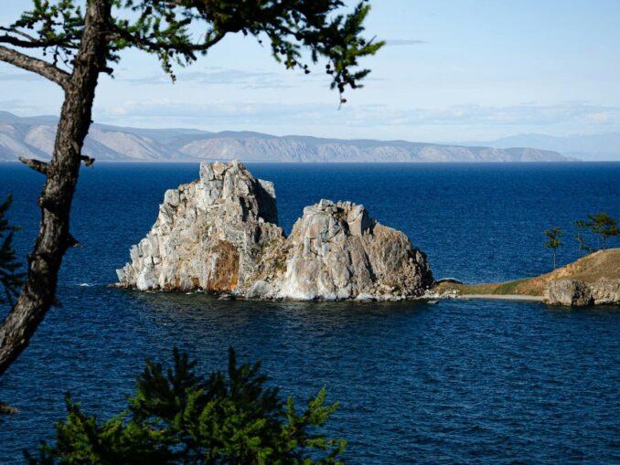 На Байкал в июле стоит ехать!