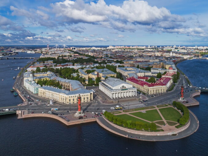 В Санкт-Петербурге за 2 дня нужно сходить и на Стрелку Васильевского острова