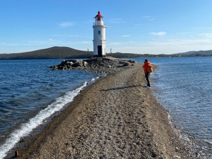 К Токаревскому маяку во Владивостоке можно сходить для фотосессии