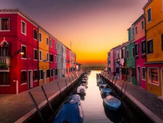 На Бурано нужно посмотреть разноцветные дома