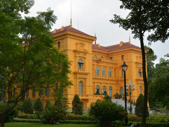 Президентский дворец стоит увидеть в Ханое во Вьетнаме