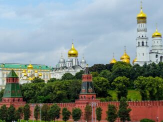 Кремль - в Москве в августе есть куда сходить