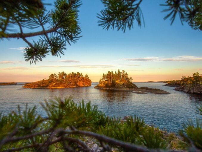 В сентябре в Карелию нужно ехать обязательно, здесь очень красиво!
