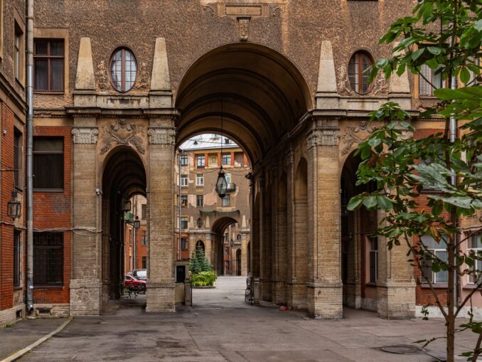 Толстовский дом - в Питере стоит посмотреть интересные дома эпохи модерна