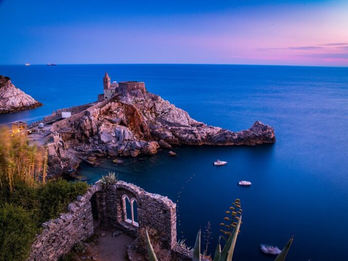 Замок Дориа в Портовенере в Италии