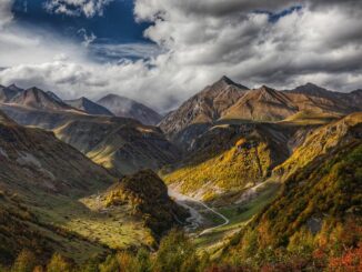 В Грузию в октябре стоит ехать за теплом и солнцем