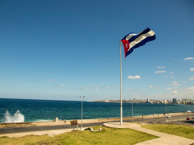 Sea in Havana: September in Cuba - season of hurricanes