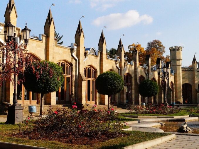 Температура воздуха в Кисловодске в октябре достигает +20 градусов