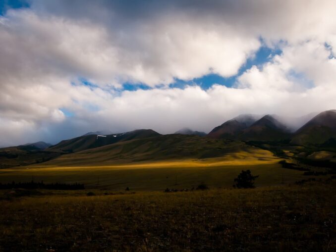 In the Republic of Altai, you need to look at the mountains and valleys