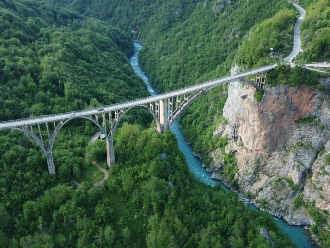 Каньон Тары - в сентябре в Черногорию стоит ехать на экскурсии!