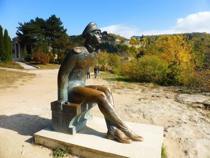 Памятник Лермонтову в Кисловодске