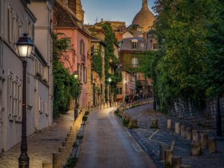 На Монмартре - в сентябре в Париже иногда бывает жарко