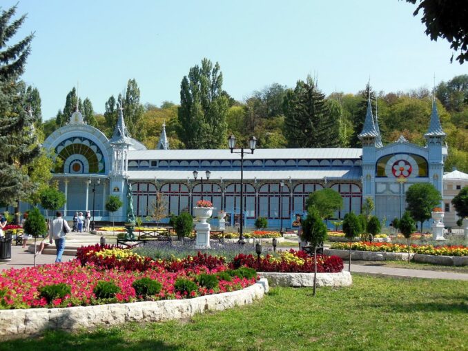 В начале сентября в Пятигорске ходят в летней одежде