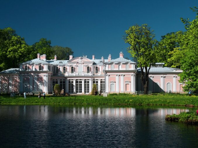 Китайский дворец в Ораниенбауме стоит увидеть каждому