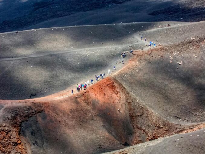 Восхождение на Этну может совершить любой турист