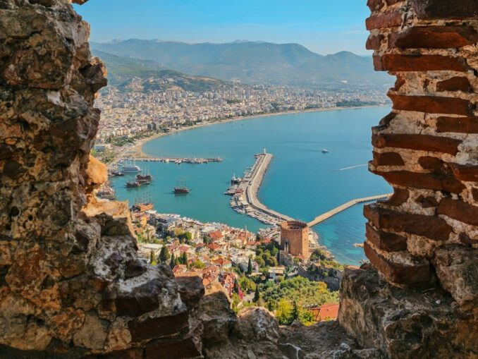 В октябре в Алании продолжается пляжный сезон