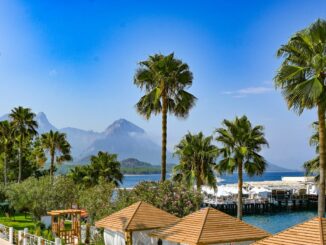 Кемер в октябре - стоит ли ехать отдыхать на море?