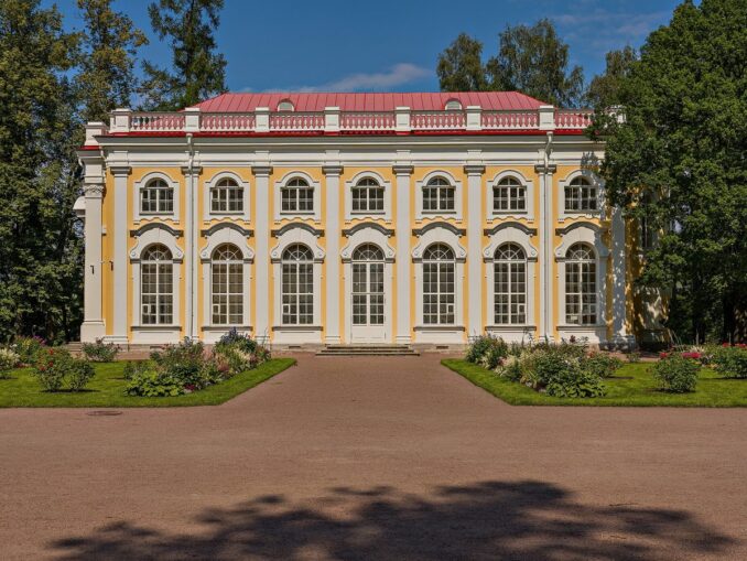 Ораниенбаум, Нижний сад, Каменное зало