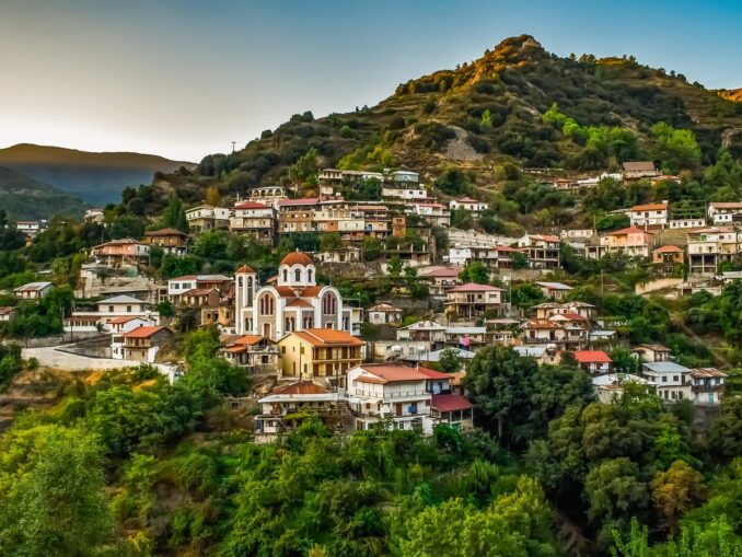 Горная деревня Мутуллас на Кипре