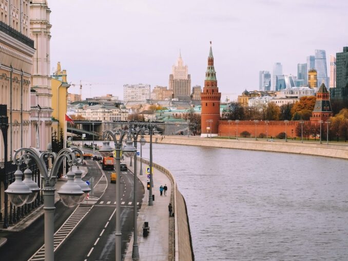 Already in early November in Moscow you need to dress warmer